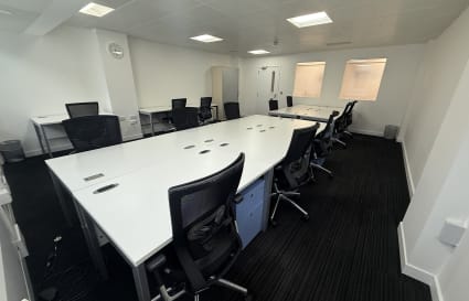 14 Person External Private Office | 493 Sq. Ft.