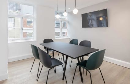 Private Office for up to 14 People | 480 Sq. Ft.