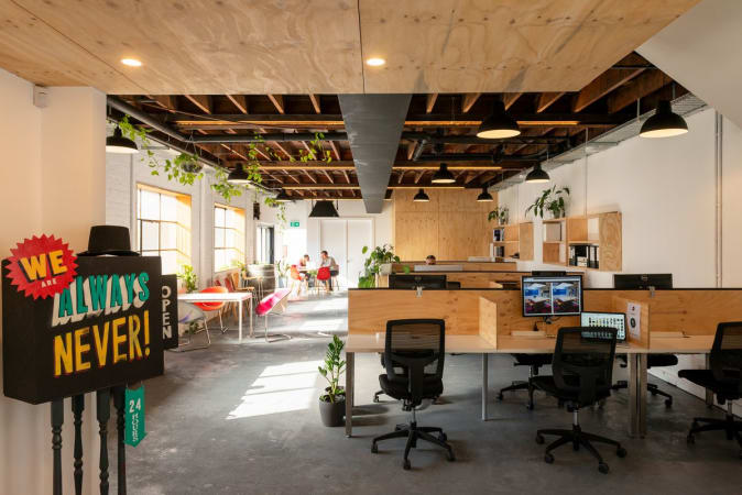 The Roller Co-working is housed in a mid 20th century warehouse on the Rosebery/Zetland border, close to the ever increasing amenities of Green Square