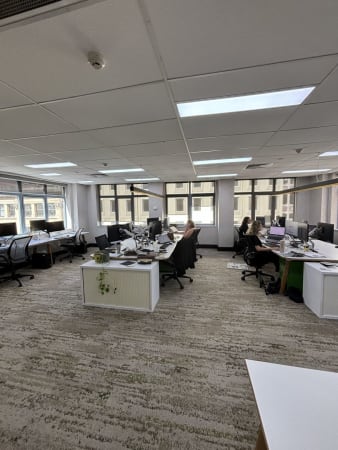 Image 1 of Desk spaces available close to Town Hall