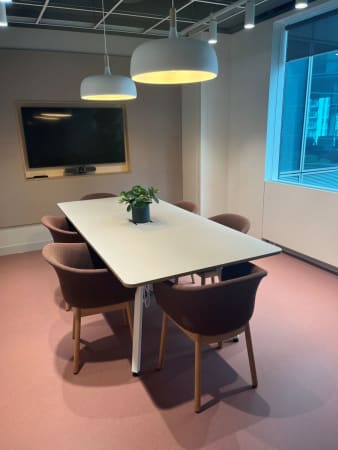Image 1 of 6 Person External Private Office in Canary Wharf with Good view | 229 sqft