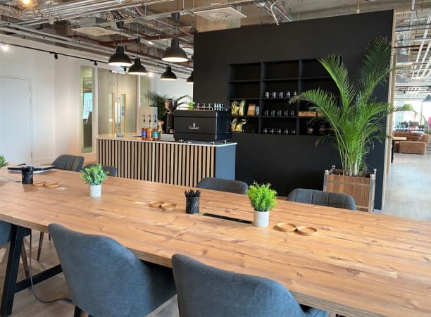 Image 1 of External Corner Private Office for up to 20 People