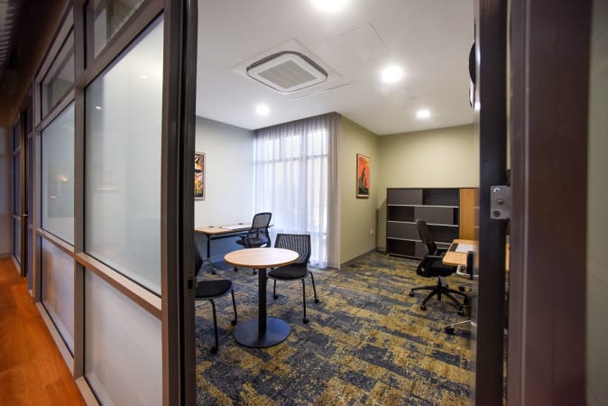 Image 1 of 4 Person Internal Private Office