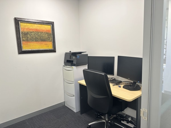 Image 1 of Small office available in Cheltenham (near Southland)