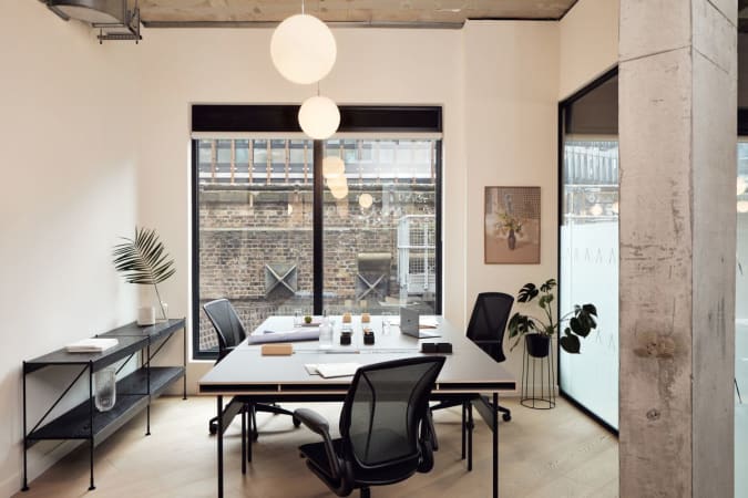 Image 1 of 5 Person Internal Private Office in London | 145 Sq. Ft. 
