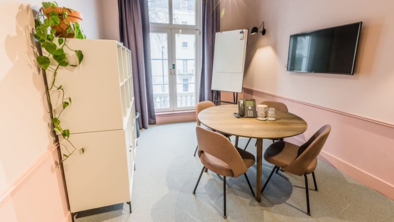 Image 1 of 6 Person External Private Office Available | 223 Sq. Ft.