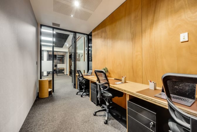 3 Pax Office