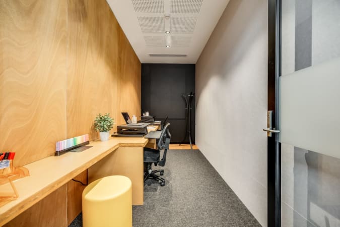 2 Pax Office