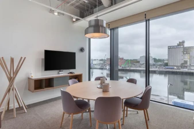 Image 1 of 7 Person External Private Office
