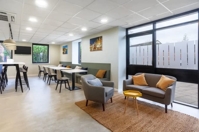 Image 1 of 7 Person External Private Office