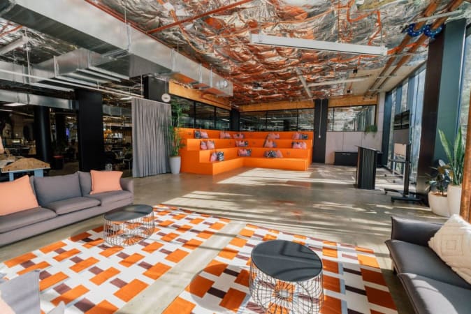 Image 1 of 4 Person Serviced Office