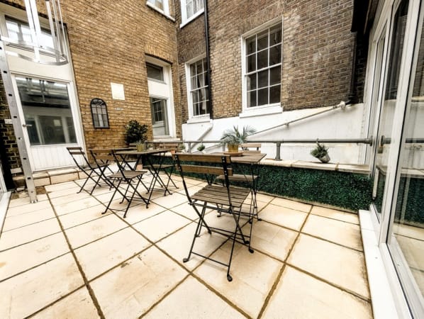 Image 1 of 4 Person Private Office in London | 135 Sq. Ft.