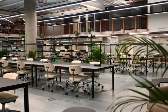 Image 1 of 9 Person Serviced Office in London with 18 Meeting Rooms | 229 sqft