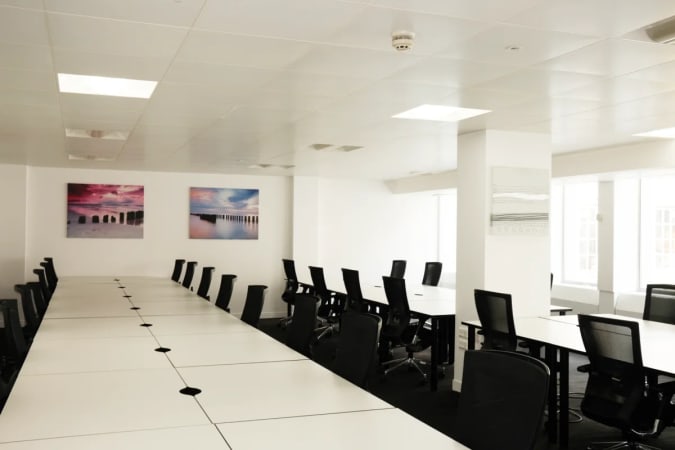 Image 1 of 8 Person External Private Office | 254 Sq. Ft.