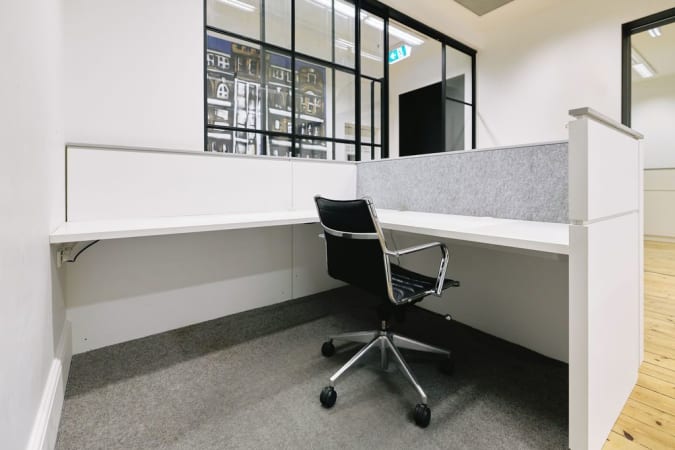 Image 1 of Bright, Flexible Coworking Desks Available | Corner Desk