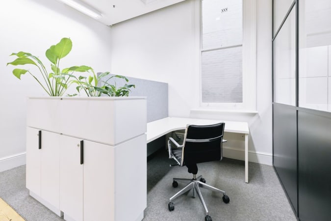 Image 1 of Bright, Flexible Coworking Desks Available | Corner Desk