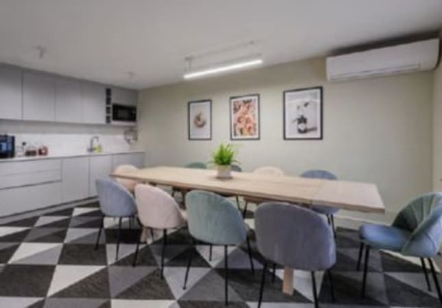 Image 1 of 4 Person Private Office in London | 172 Sq. Ft. 