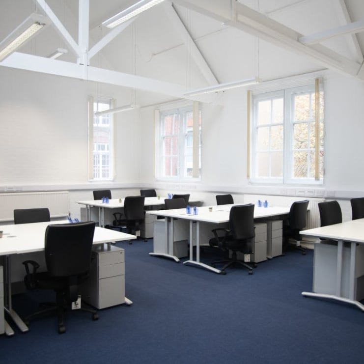 9 Person Private Office in London | 360 Sq. Ft.