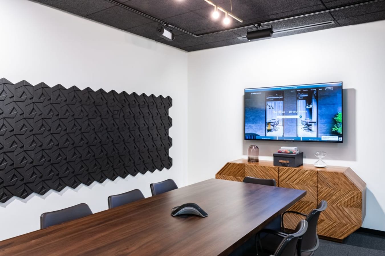 Image 1 of 444 South Flower Street, Los Angeles