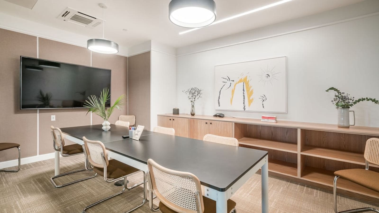 Image 1 of 225 W 39th St, New York