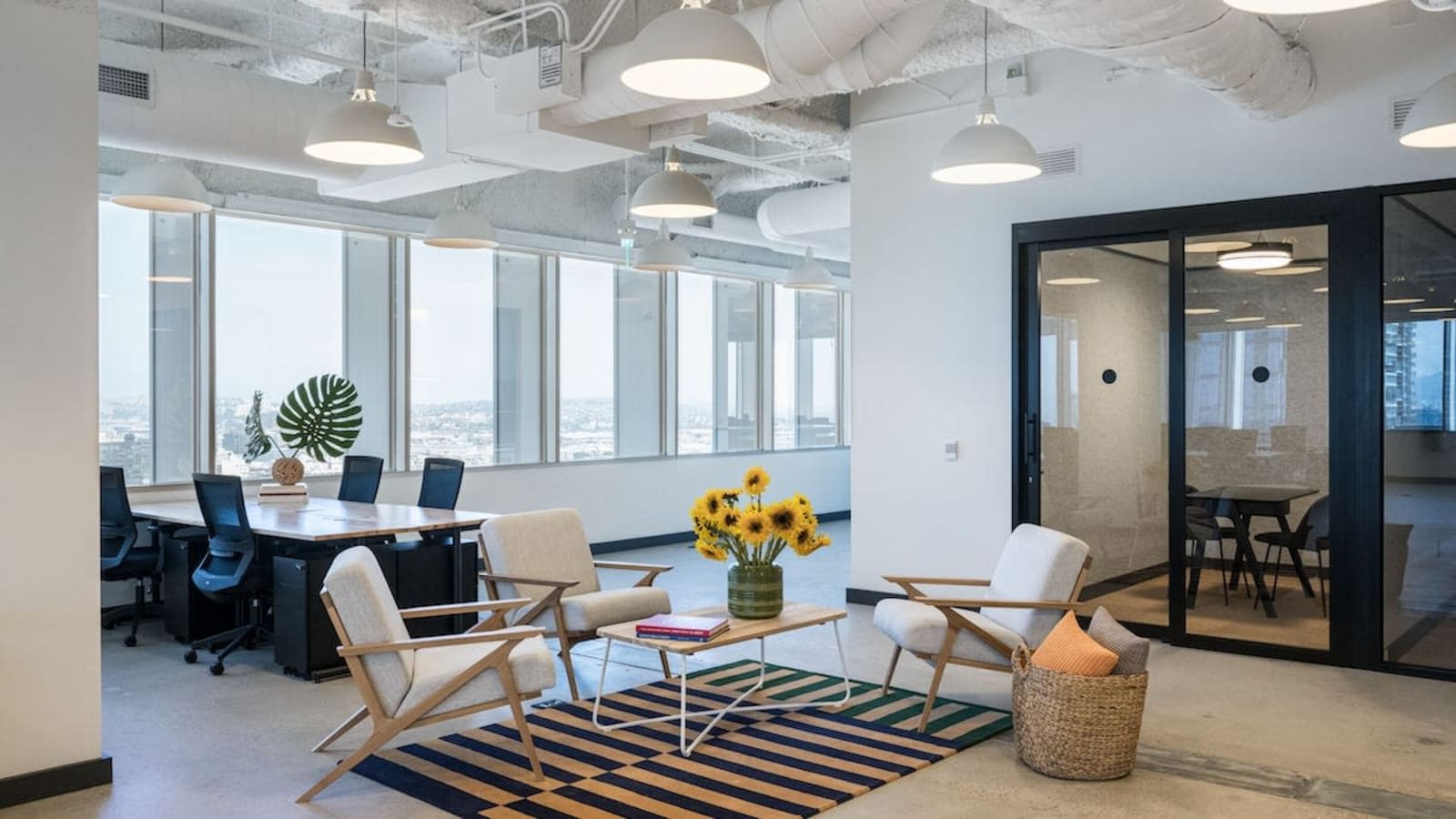 Image 3 of 1150 South Olive Street, Los Angeles