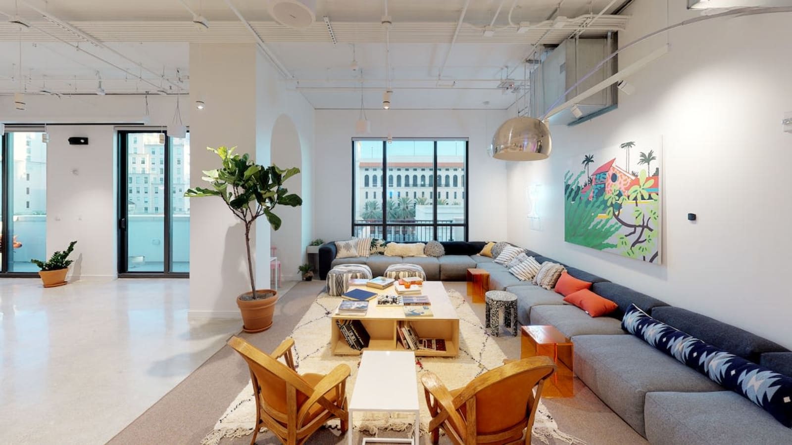 Image 4 of 255 Giralda Avenue, Miami