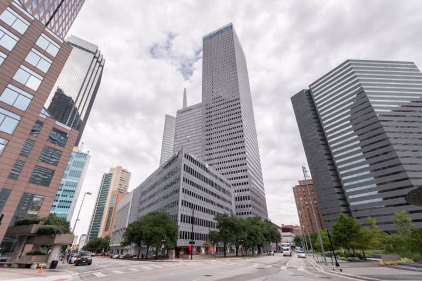 Image 2 of 325 North Saint Paul Street, Dallas