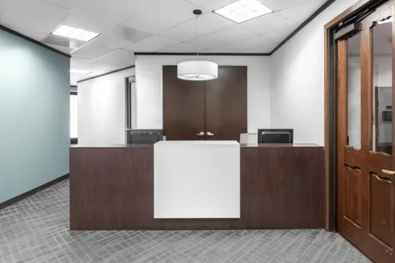 Image 4 of 950 Echo Lane, Houston