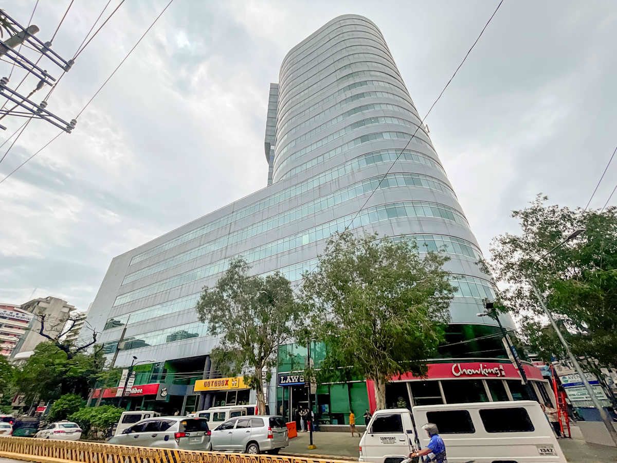 Modern coworking space on United Nations Avenue, Metro Manila. Ideal for flexible work environments.