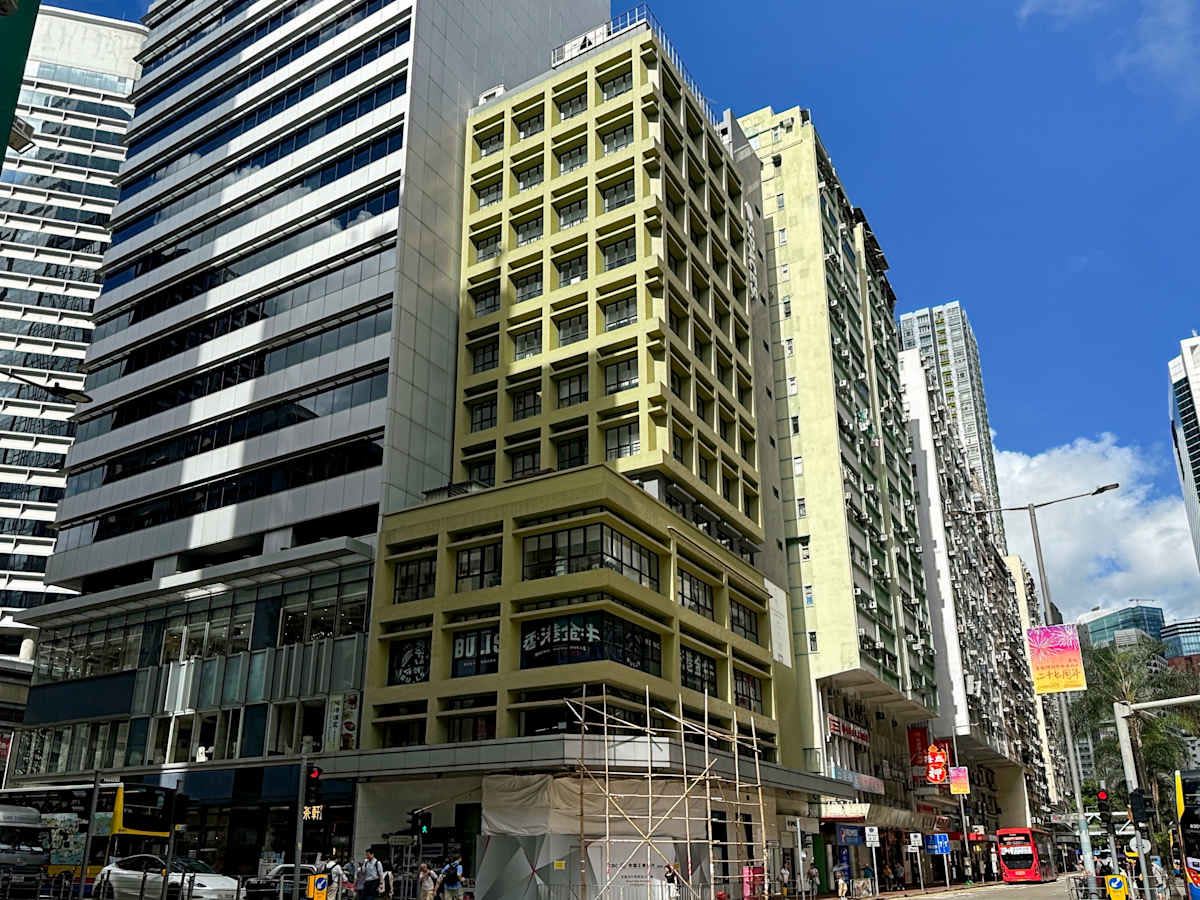 Contemporary coworking space on Hennessy Road, ideal for dynamic professionals.