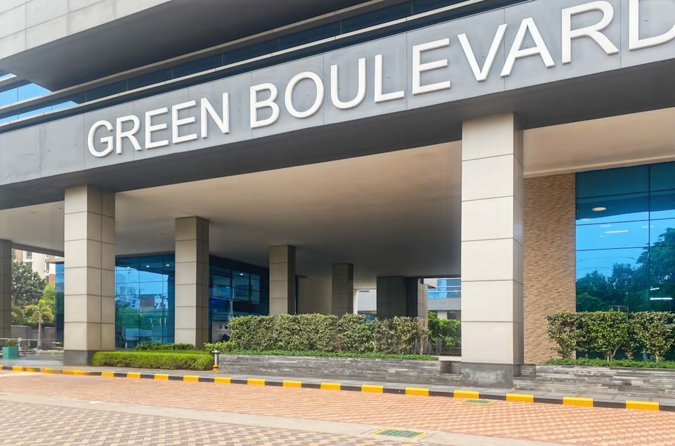 Modern coworking space at Green Boulevard, Noida, offering flexible and dynamic work environments.