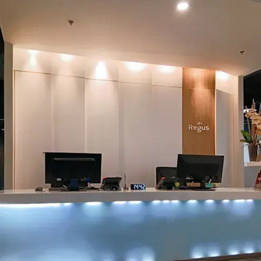 Modern reception area in Cebu coworking space, featuring sleek design and welcoming ambiance.
