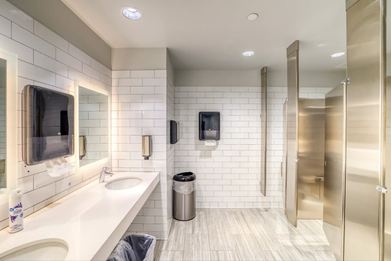 Image 1 of 1801 Broadway, Denver, CO 80202, USA