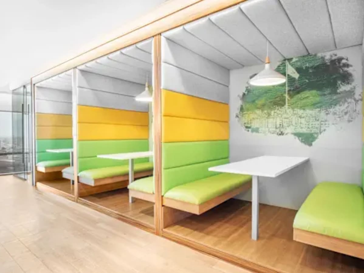 Bright, cozy booths perfect for collaboration in this Rajiv Gandhi Salai coworking space.