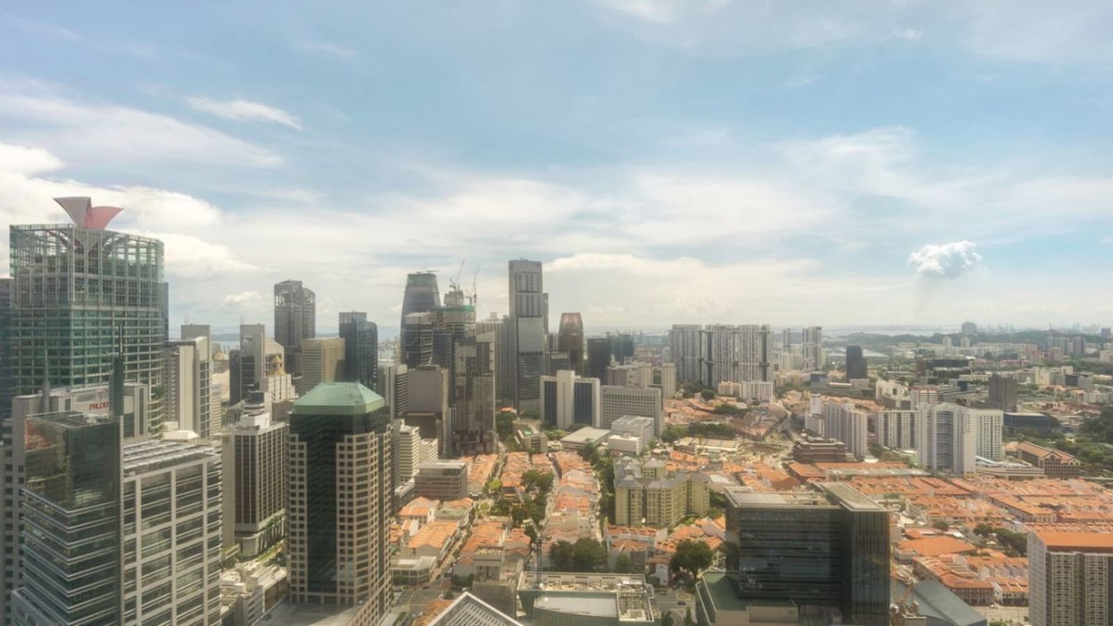 Panoramic city views from a prime coworking space in Singapore, ideal for inspiration and creativity.