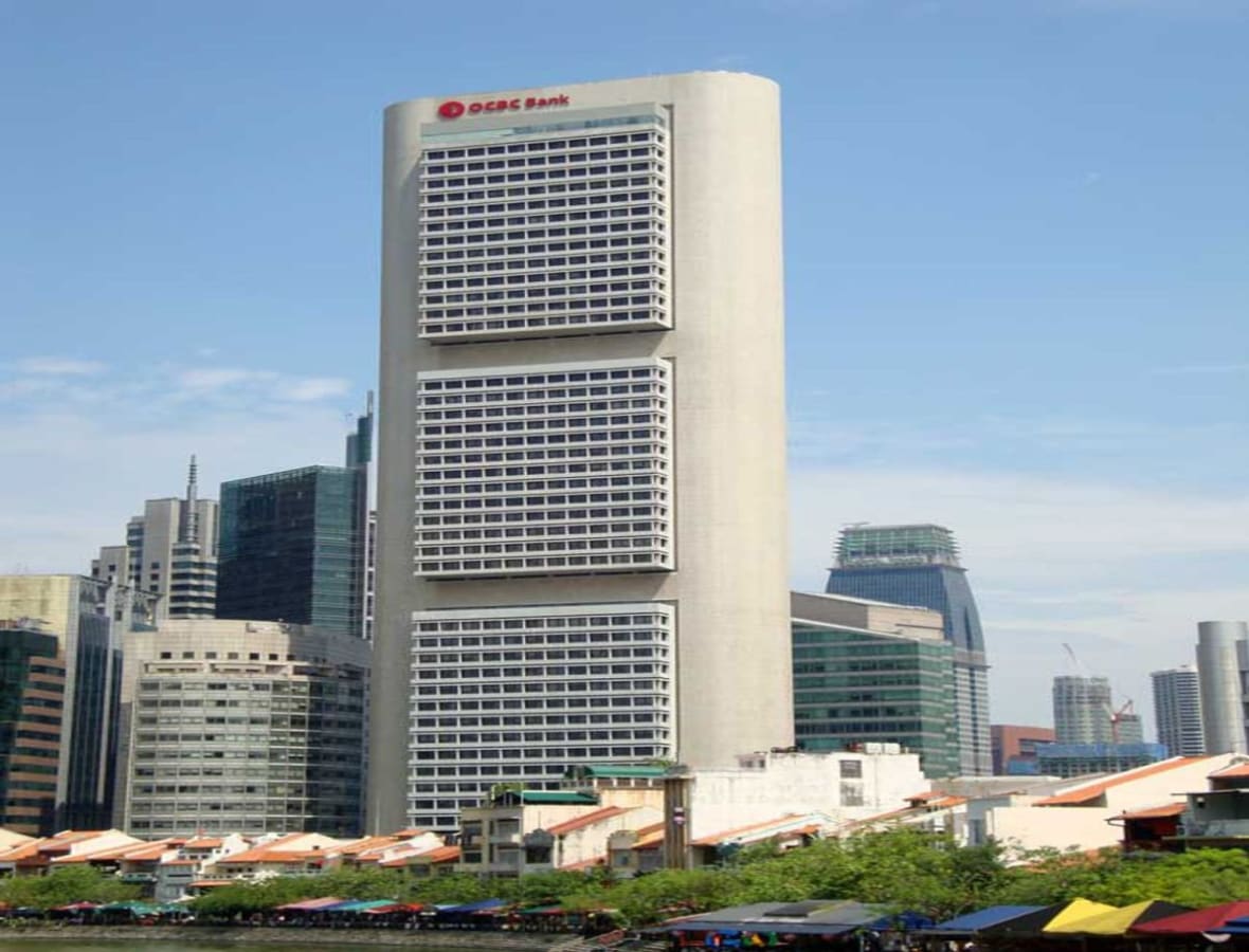 Centrally located flexible workspace in Singapore’s skyline, ideal for dynamic professionals.