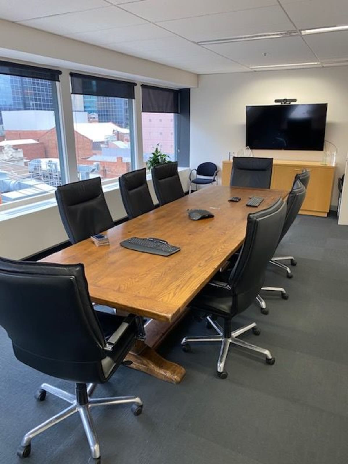 Coworking Desks for 4 750/desk /month Melbourne (Ref988177ce63d5e