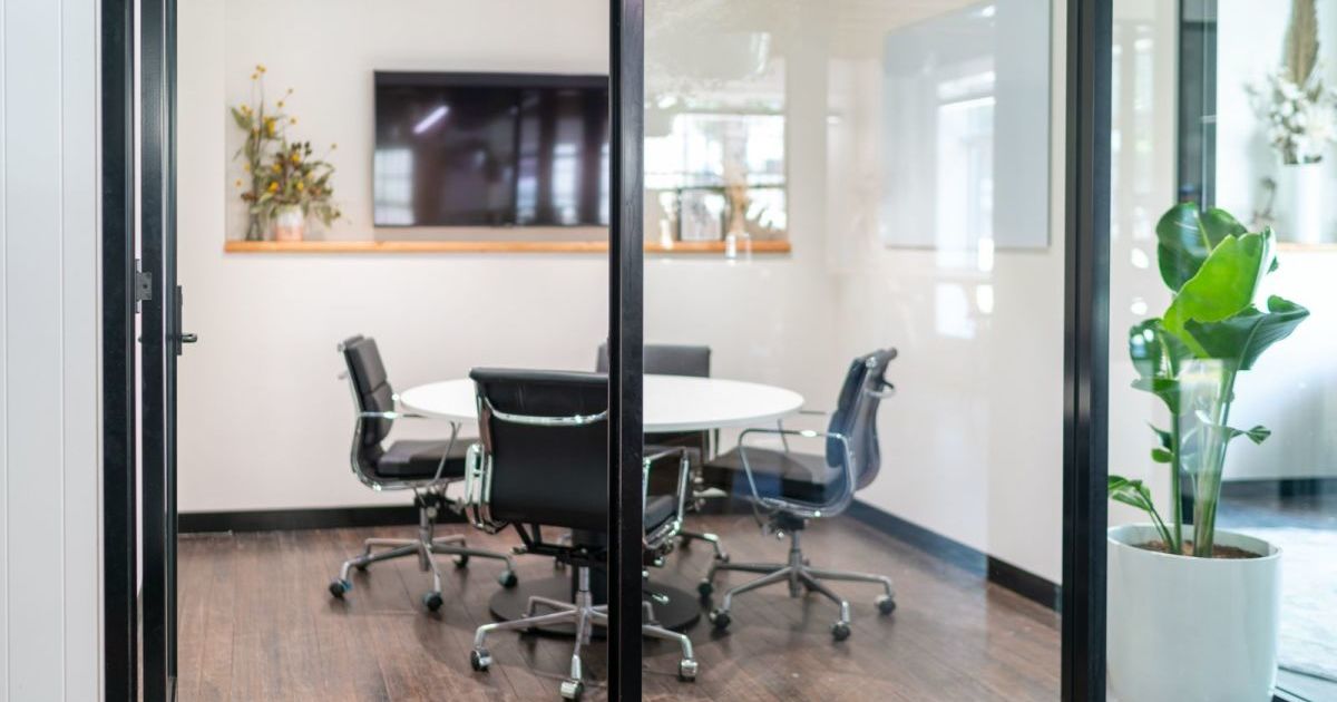 35 Meeting Rooms for Rent near Mount Street Walk Rubberdesk