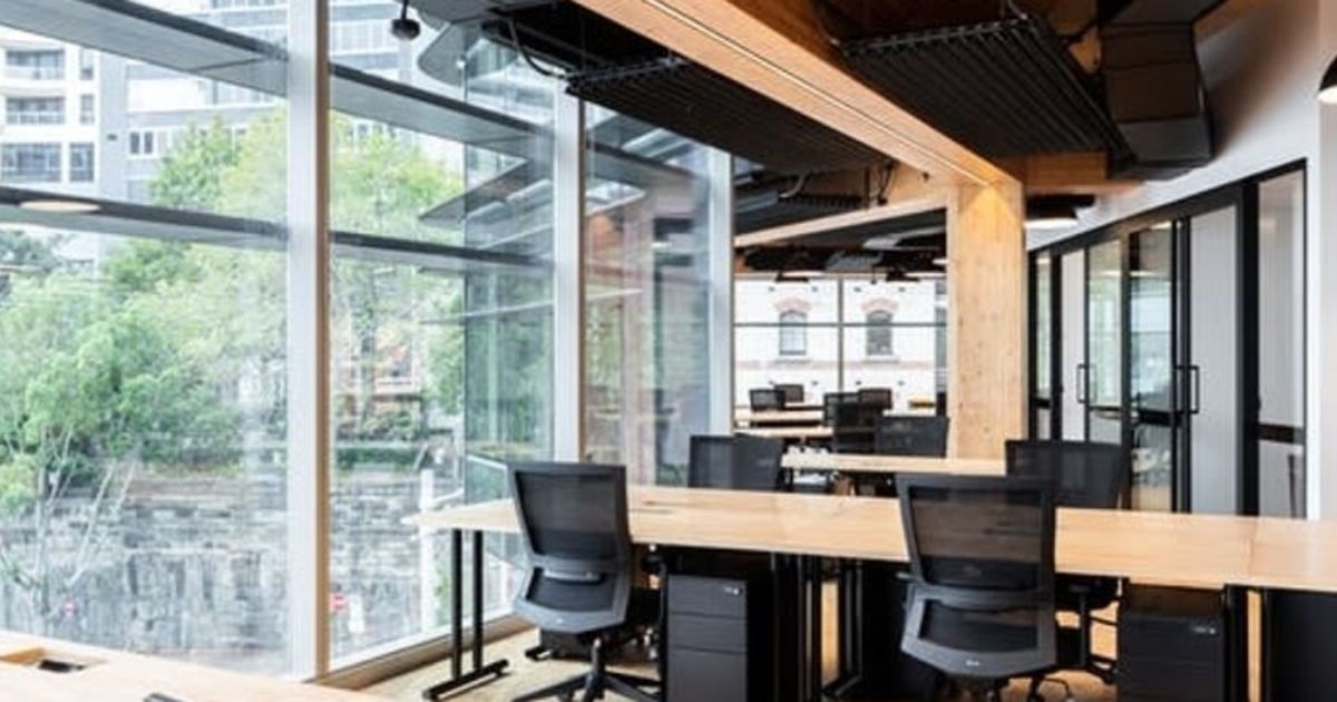 WeWork vs Spaces - Compare Office Space in the US | Rubberdesk