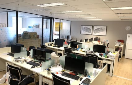10 Desks Office Space