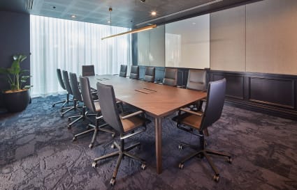 8 Person External Suite with Meeting Room