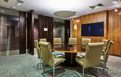 5 Person Private Office in London | 195 Sq. Ft.