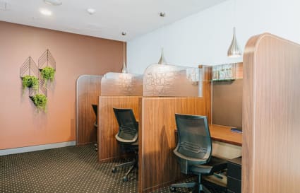 External private office for 3 person