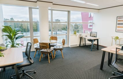 10 Person External Private Office