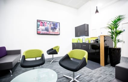 10 Person Internal Private Office in Manchester | 295 Sq. Ft.