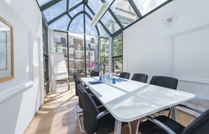 12 Person Private Office in London | 432 Sq. Ft.