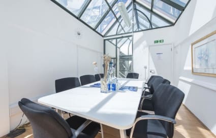 12 Person Private Office in London | 432 Sq. Ft.