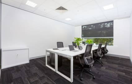 External private office for up to 7 people