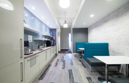4 Person External Private Office