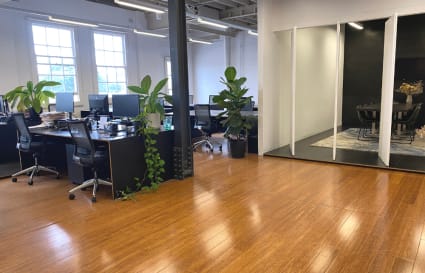 Surry Hills Fringe - 1-6 x desks within shared creative, light filled space in heritage building 